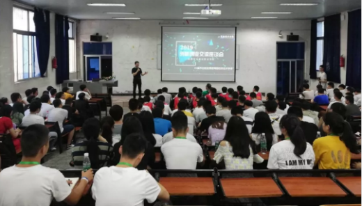 自律鑄就成功，黃建明用行動(dòng)踐行榜樣力量